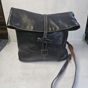 Pebble Grain Toggle Crossbody